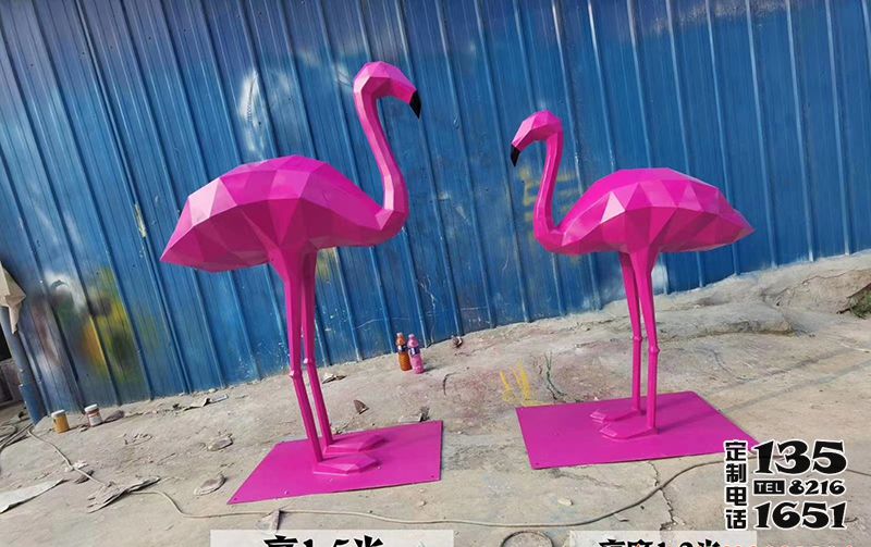 景區(qū)玻璃鋼彩繪幾何火烈鳥雕塑 景區(qū)玻璃鋼彩繪幾何火烈鳥雕塑