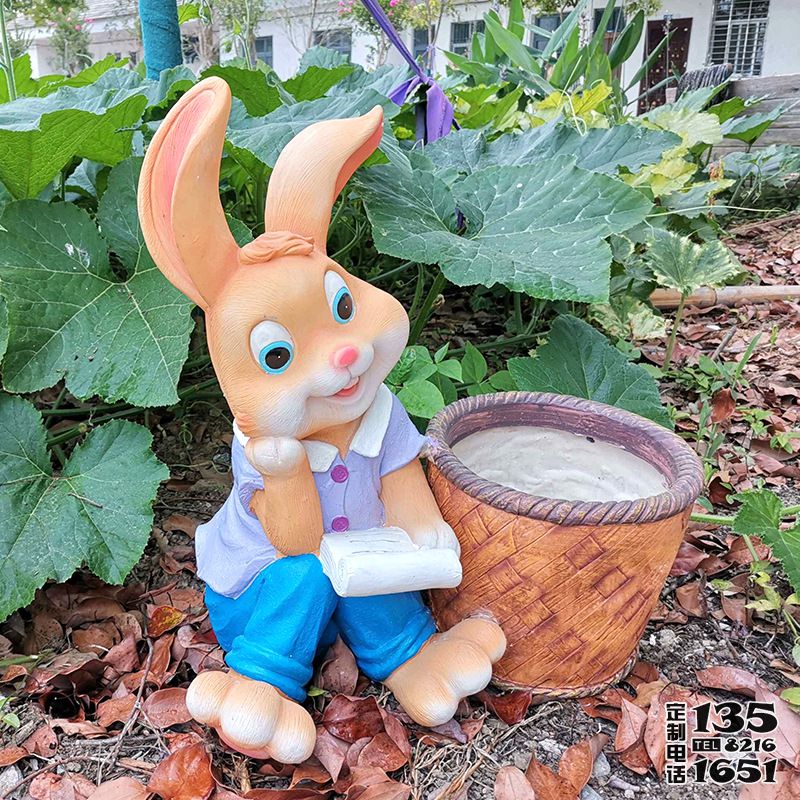 商場創(chuàng)意玻璃鋼卡通兔子雕塑 商場創(chuàng)意玻璃鋼卡通兔子雕塑